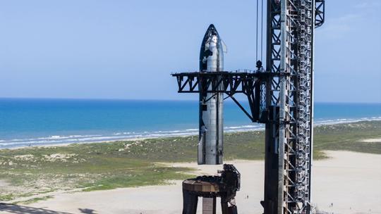 大牛网 新型星舰火箭已运抵得州进行飞行前测试 V2型号亮相